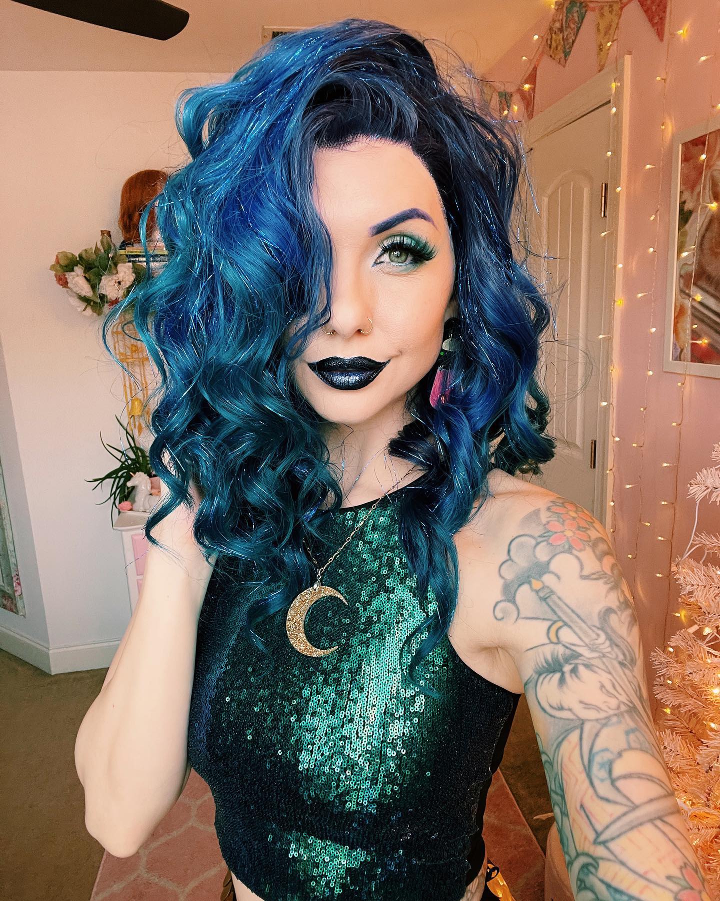 Blue 2025 glitter wig